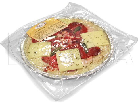 Frische Pizza verpackt mittels Tiefziehverfahren.