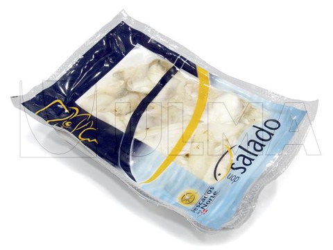 Fisch mittels Tiefziehverfahren mit flexibler Folie verpackt