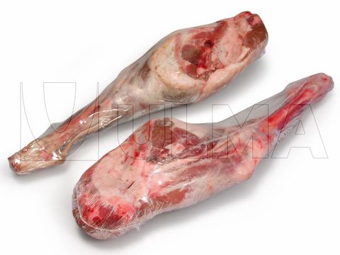 Verpackung von Lammbraten in Stretchfolie