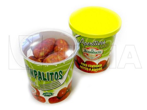 Scharfe Schweinewürstchen Portionen verpackt durch Schalenversiegelung in Hartfolieschalen unter modifizierter Schutzatmosphäre (MAP)