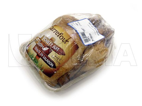 Gebratenes ganzes Hähnchen mit Schale und Schrumpffolie in Schlauchbeutel(BDF®)