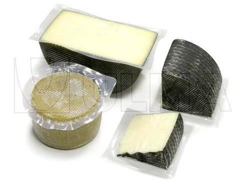Käse in Vakuumpackungen mit Weichfolie verpackt mit einer Tiefziehmaschine